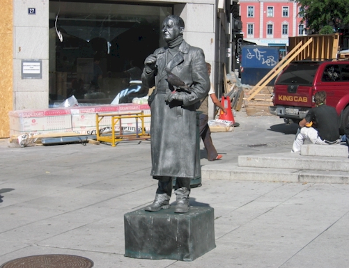 real person looking like bronze statue